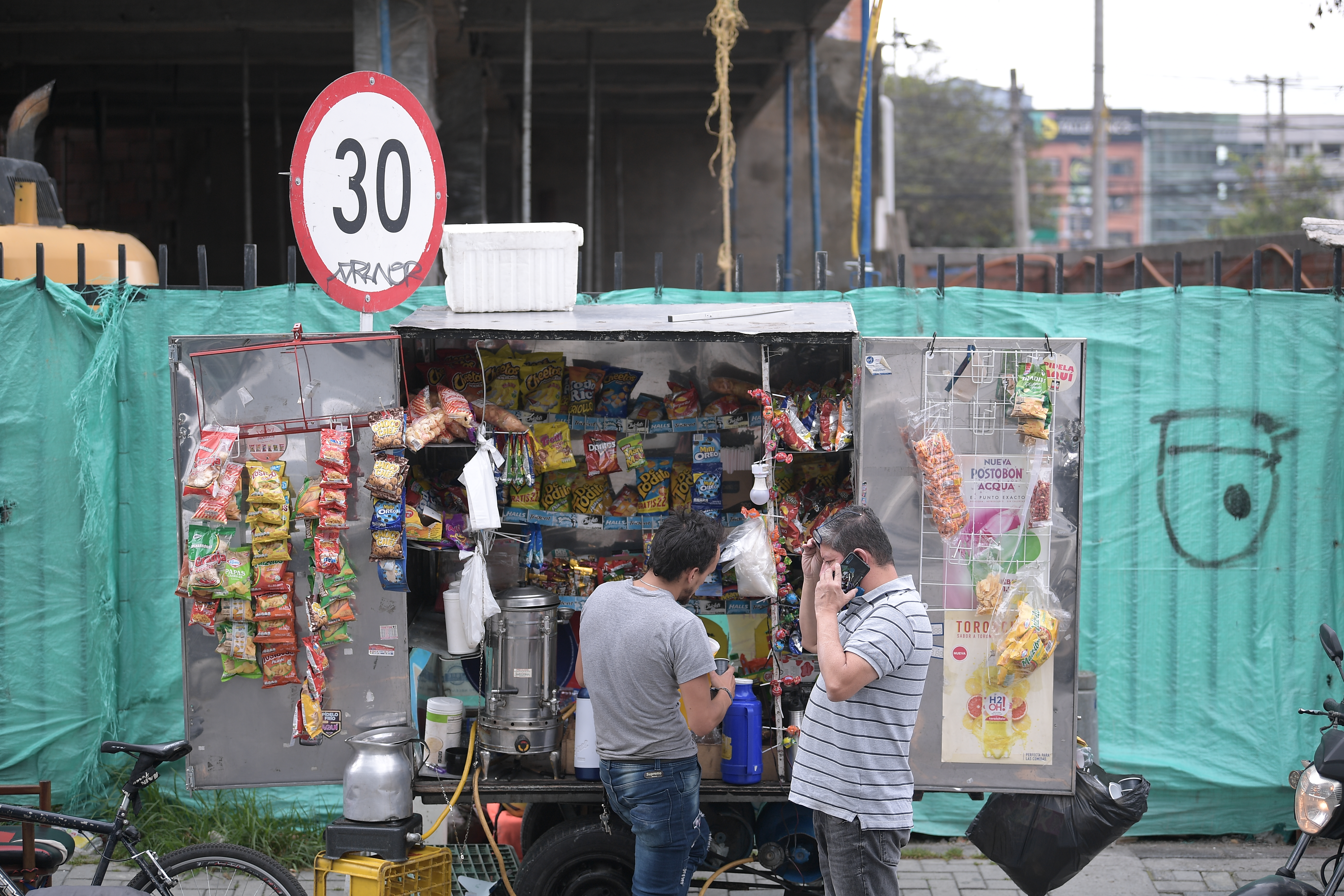 Abren inscripciones de cursos complementarios para vendedores informales de Bogotá