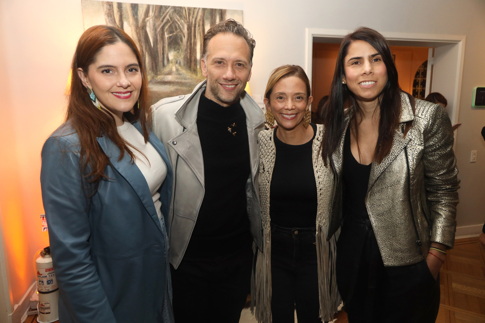 Lina González director de vidual merchandising, Fabrizio Fiorillo Gerente de Marketing, Laura Acuña directora de diseño y desarrollo de producto y Claudia acosta directora de marca