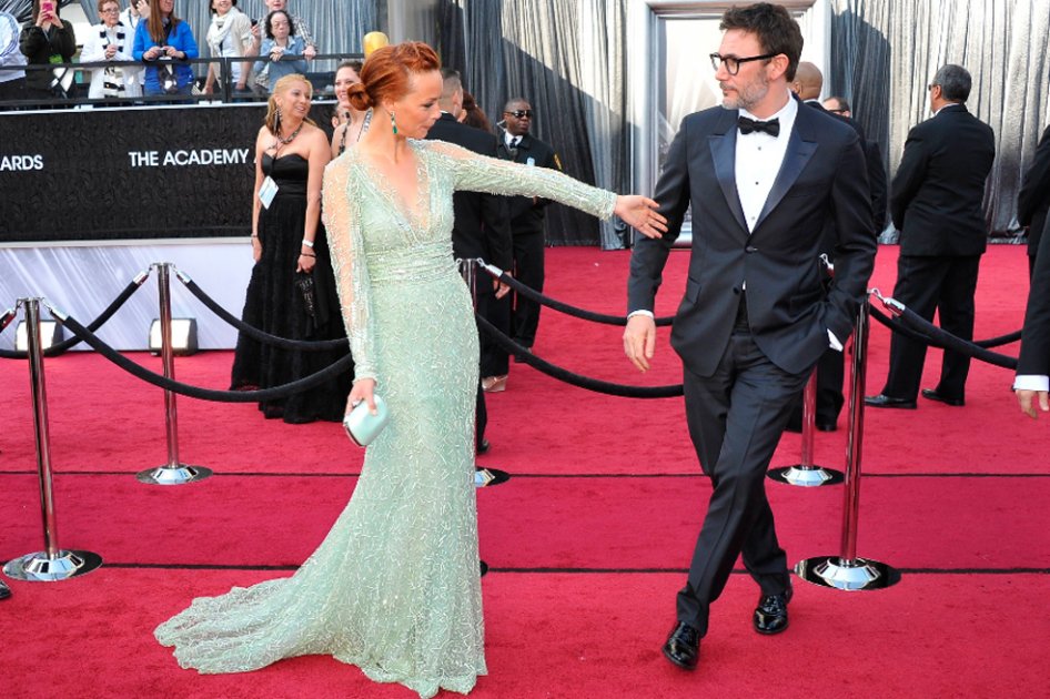 Berenice Bejo y Michel Hazanavicius en los Oscar 2012.