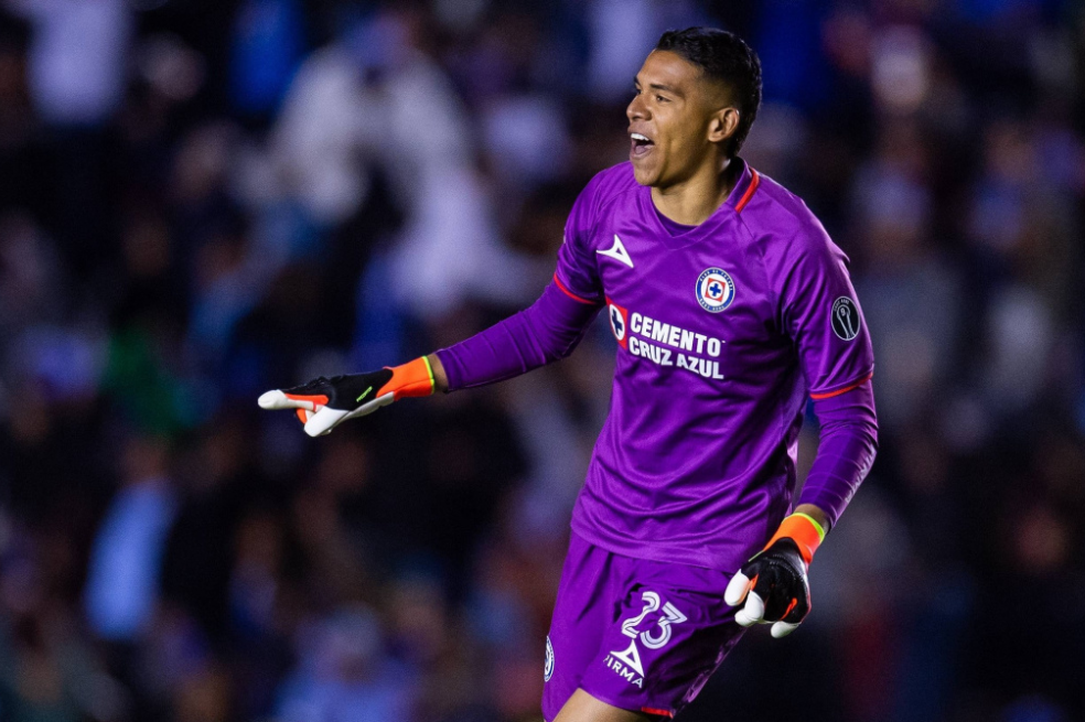 Kevin Mier vive un gran presente en el Cruz Azul de México.