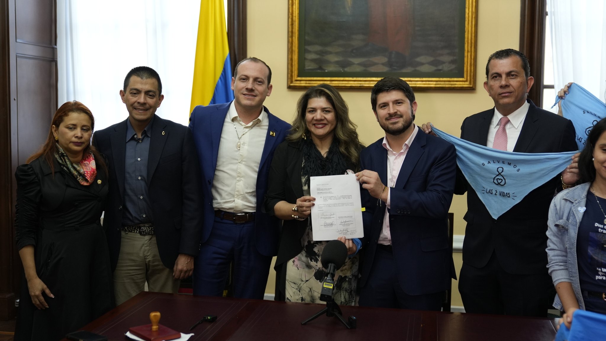 Proyecto que busca prohibir el aborto tiene una firma del Pacto Histórico