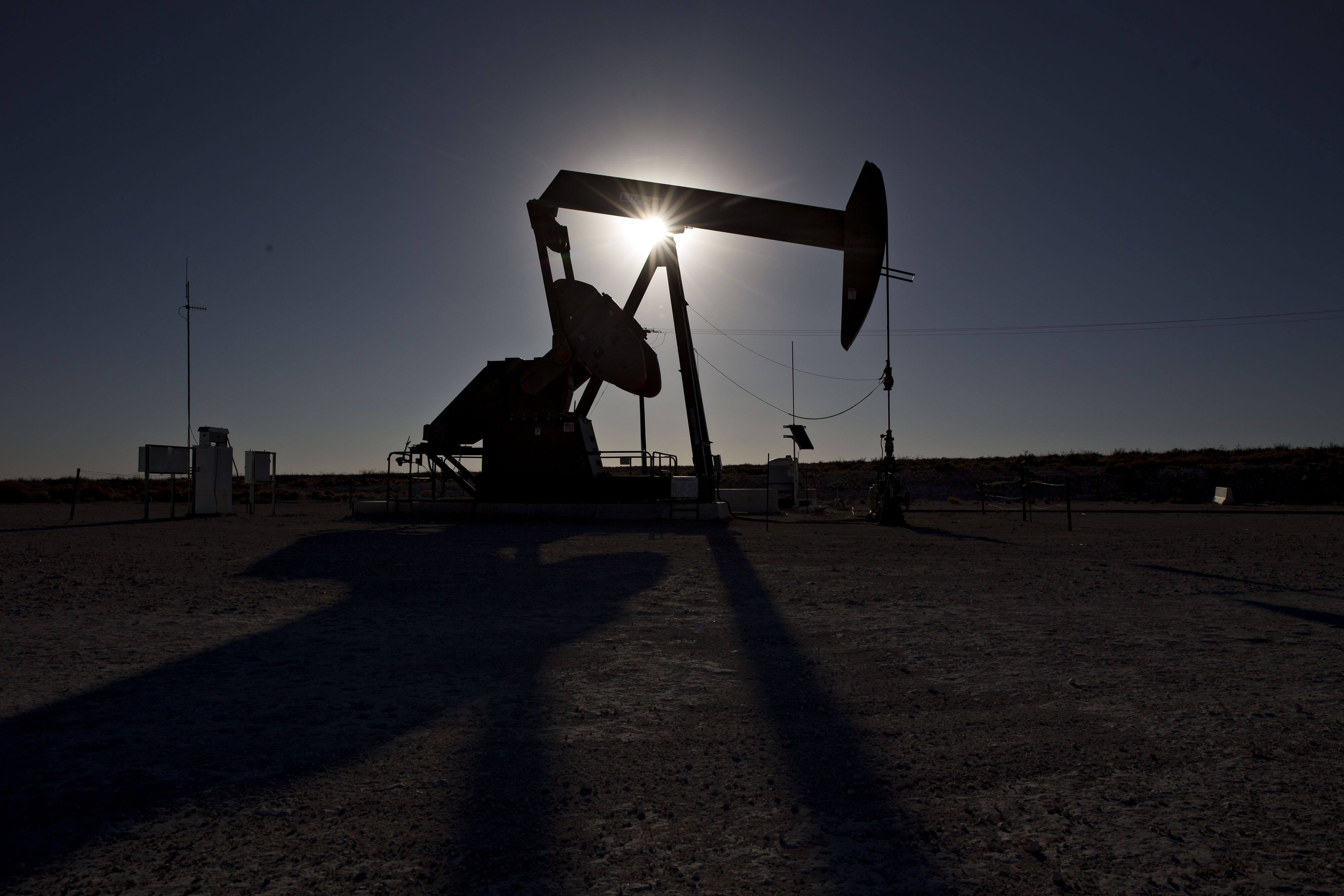 Petróleo de Texas cae 4,5% tras discurso de Trump, que frena tensión con Irán