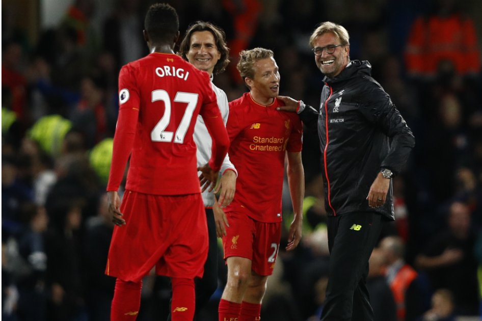 En el clásico de la jornada, Liverpool venció 2-1 al Chelsea