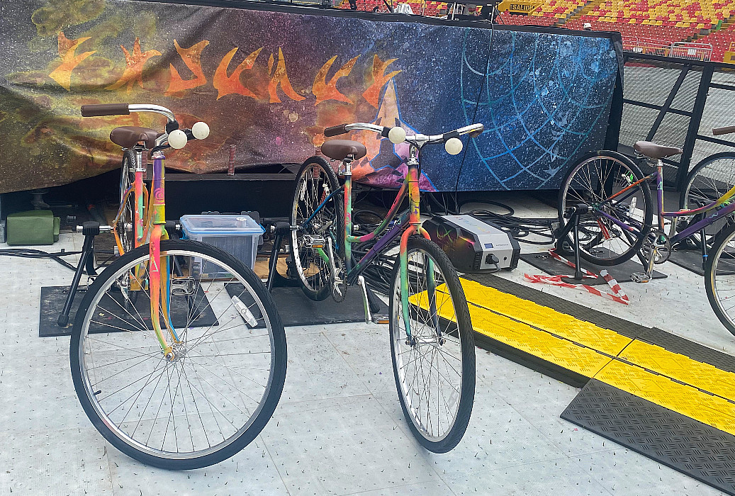 Las bicicletas en el concierto de Coldplay en Bogotá generaron un promedio de 200 vatios de potencia, capturados en baterías que hacen funcionar elementos del espectáculo.