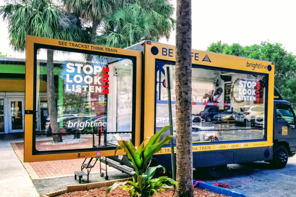 Un corte de pelo gratis para aumentar la seguridad ferroviaria en Miami
