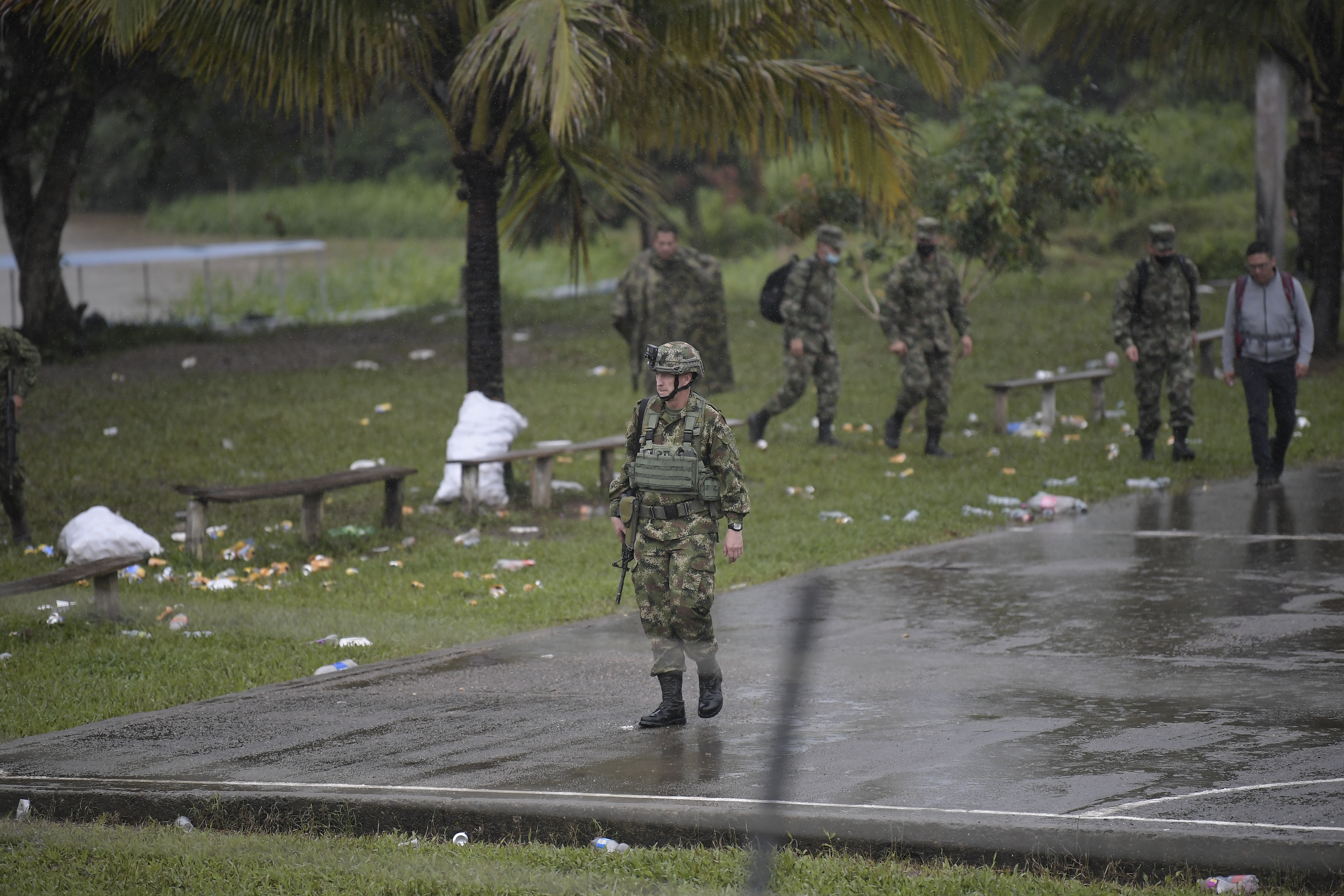 Casa por cárcel para 24 militares imputados por masacre en Alto Remanso