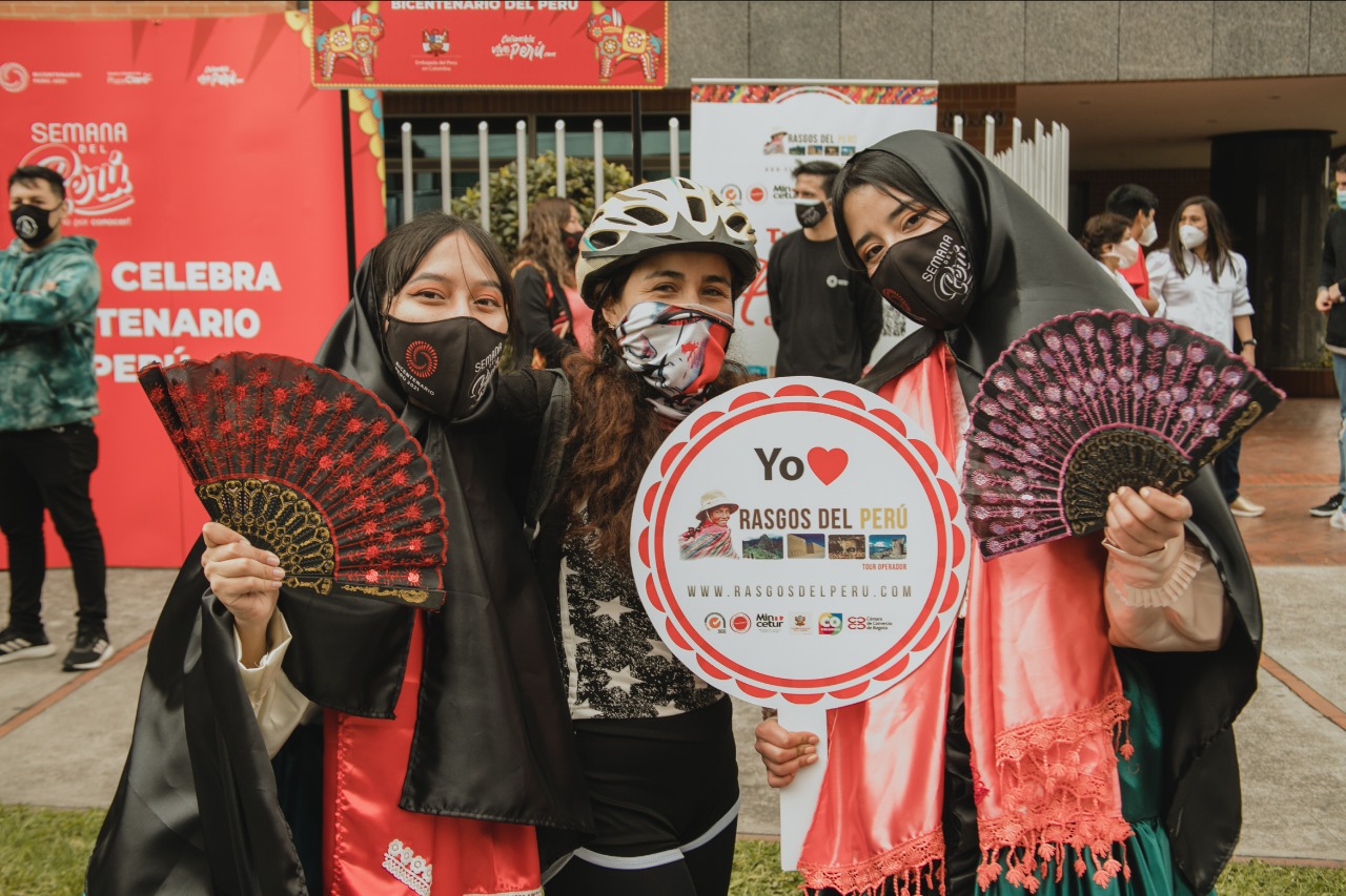 La Semana del Perú también tuvo actividades en la ciclovía de Bogotá.
