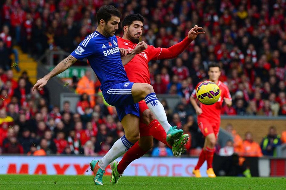 Cesc Fábregas en el partido contra el Liverpool. Foto: AFP