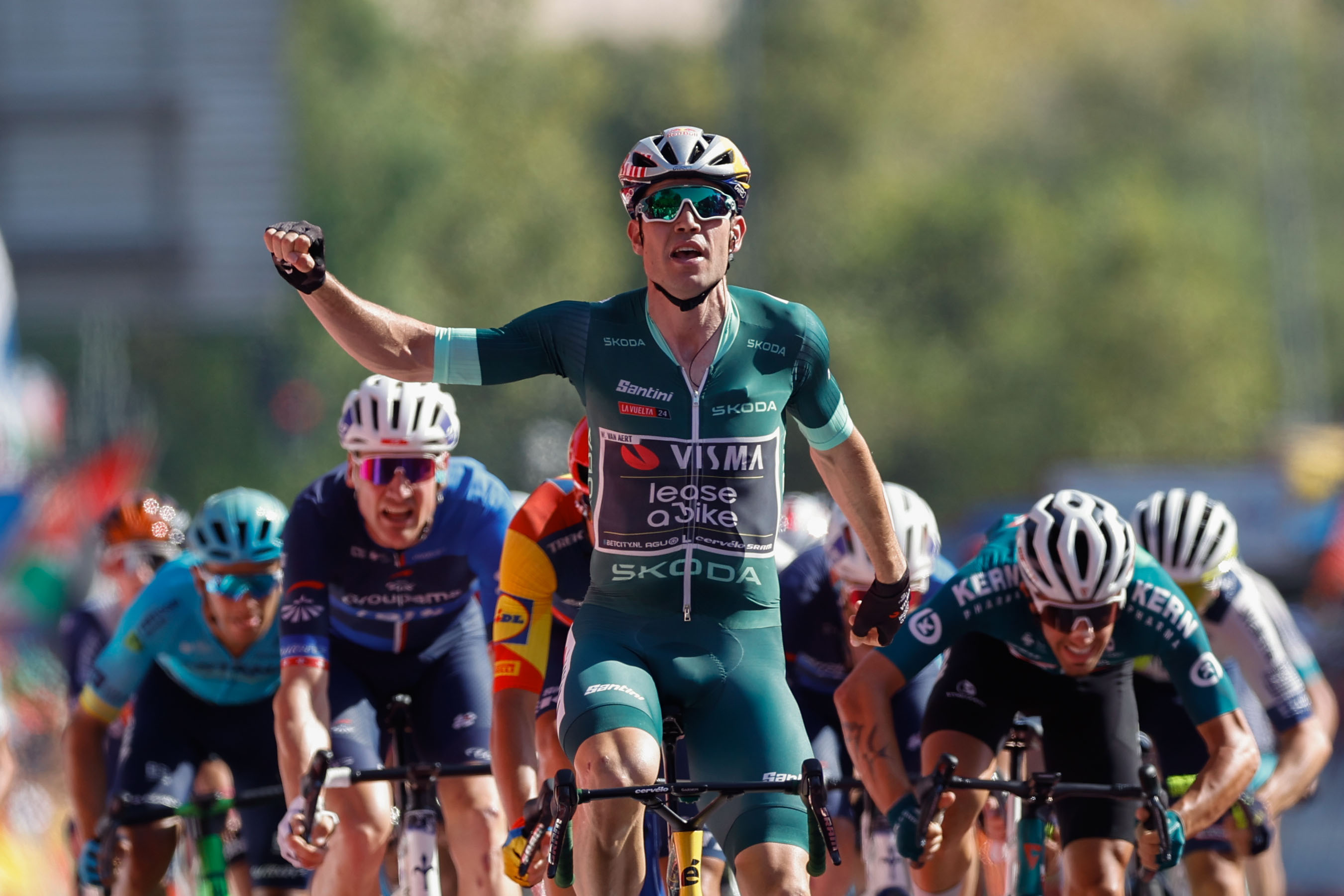 ¡Qué calor! Pero ganó Van Aert