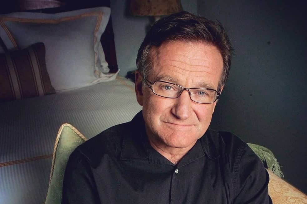 12 famosos que murieron en sus casas en extrañas circunstancias