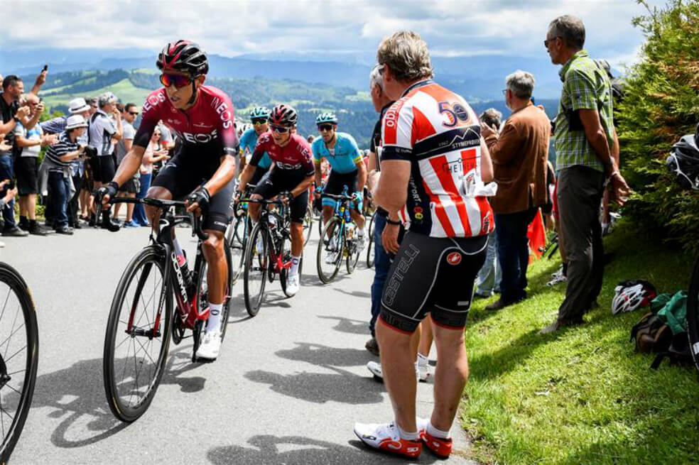Egan Bernal ascendió dos puestos en la Vuelta a Suiza