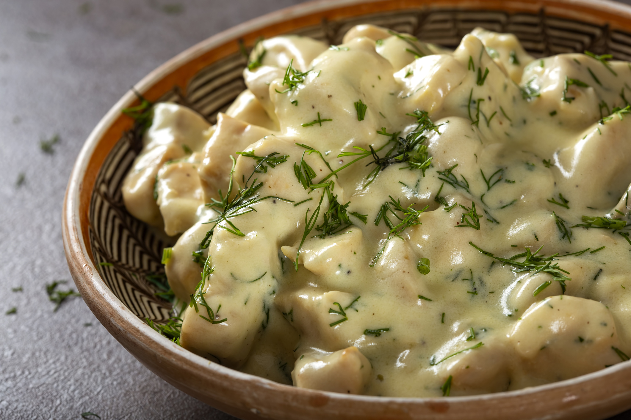 Toma nota y prepara un exquisito fricasé de pollo