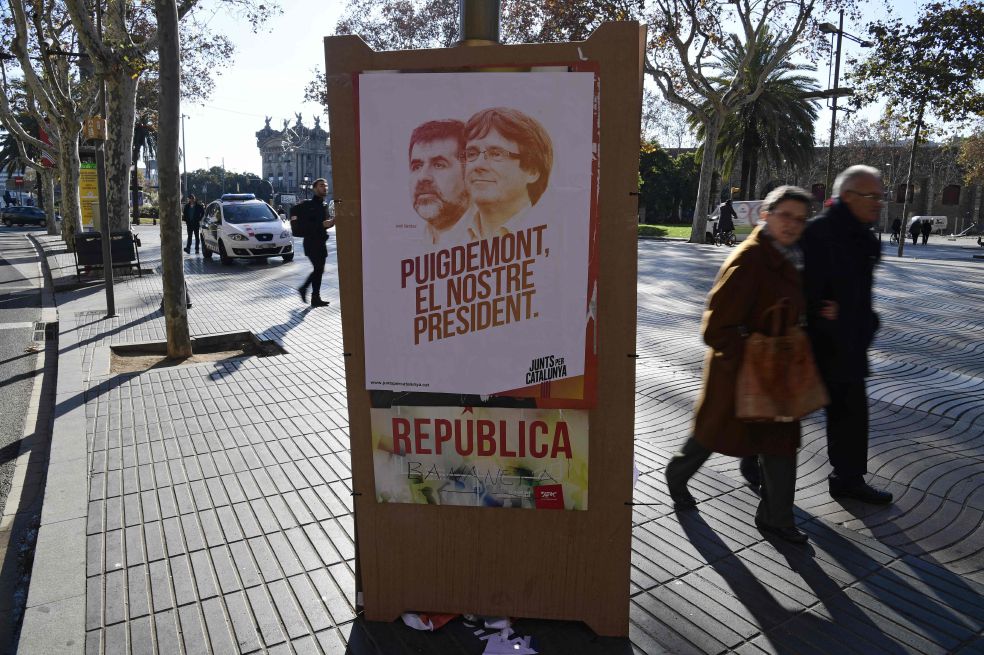 Desde Bélgica, el expresidente catalán, Carles Puigdemont, aspira a ser elegido en parlamentarias del jueves. / AFP
