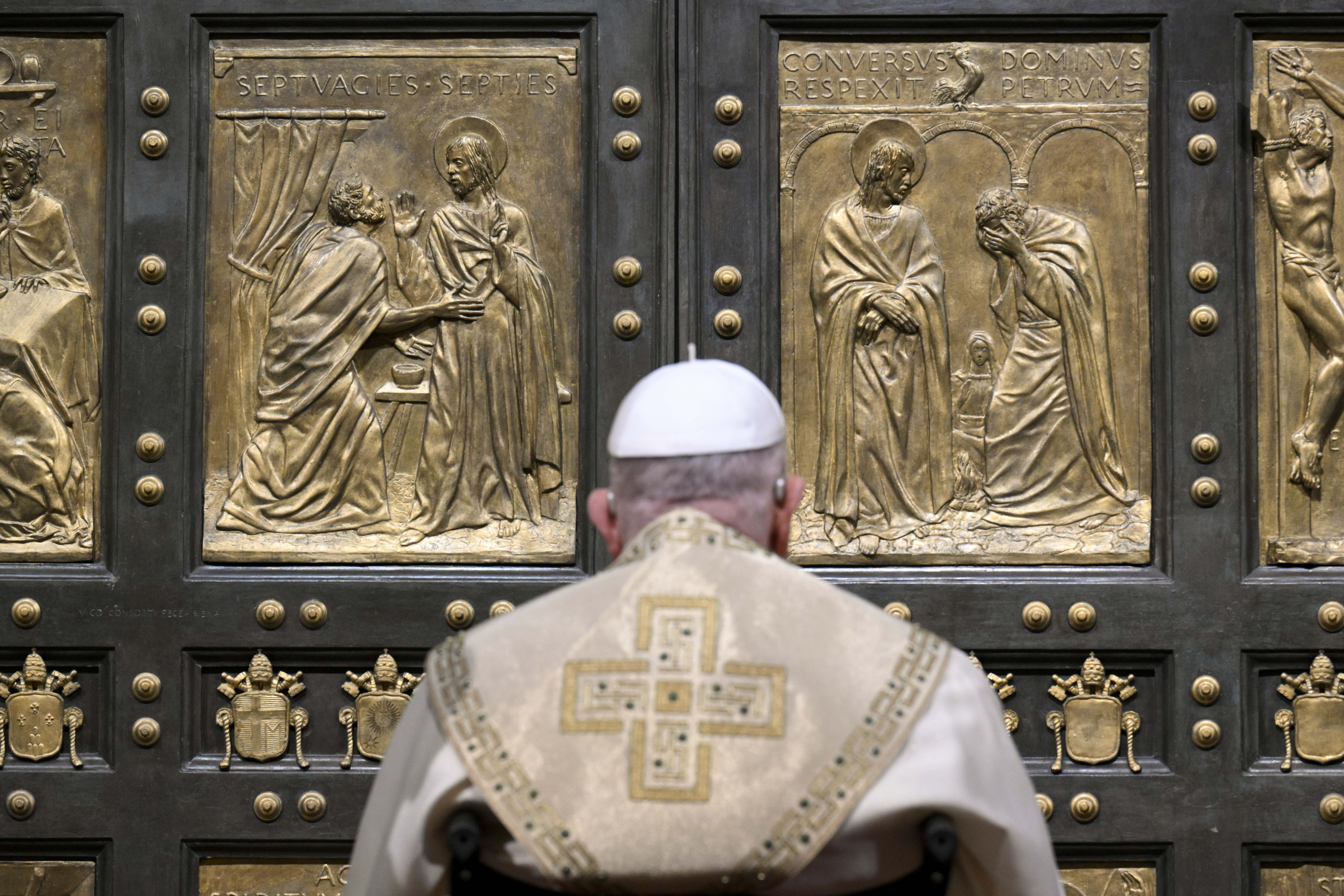 Por “sádicos” abusos, papa Francisco ordena disolver una sociedad católica en Perú