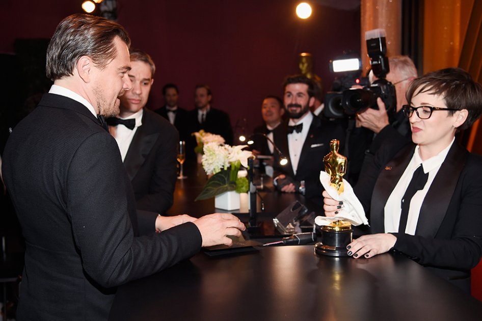 Leonardo DiCaprio olvida su Óscar en un restaurante