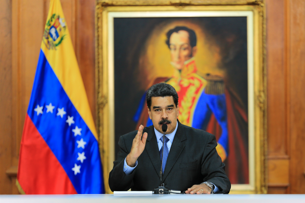 Maduro lanza ofensiva contra diputados opositores por "atentado"
