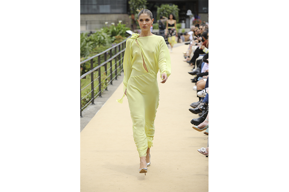 Desfile Faride Ramos en el Jardín Botánico