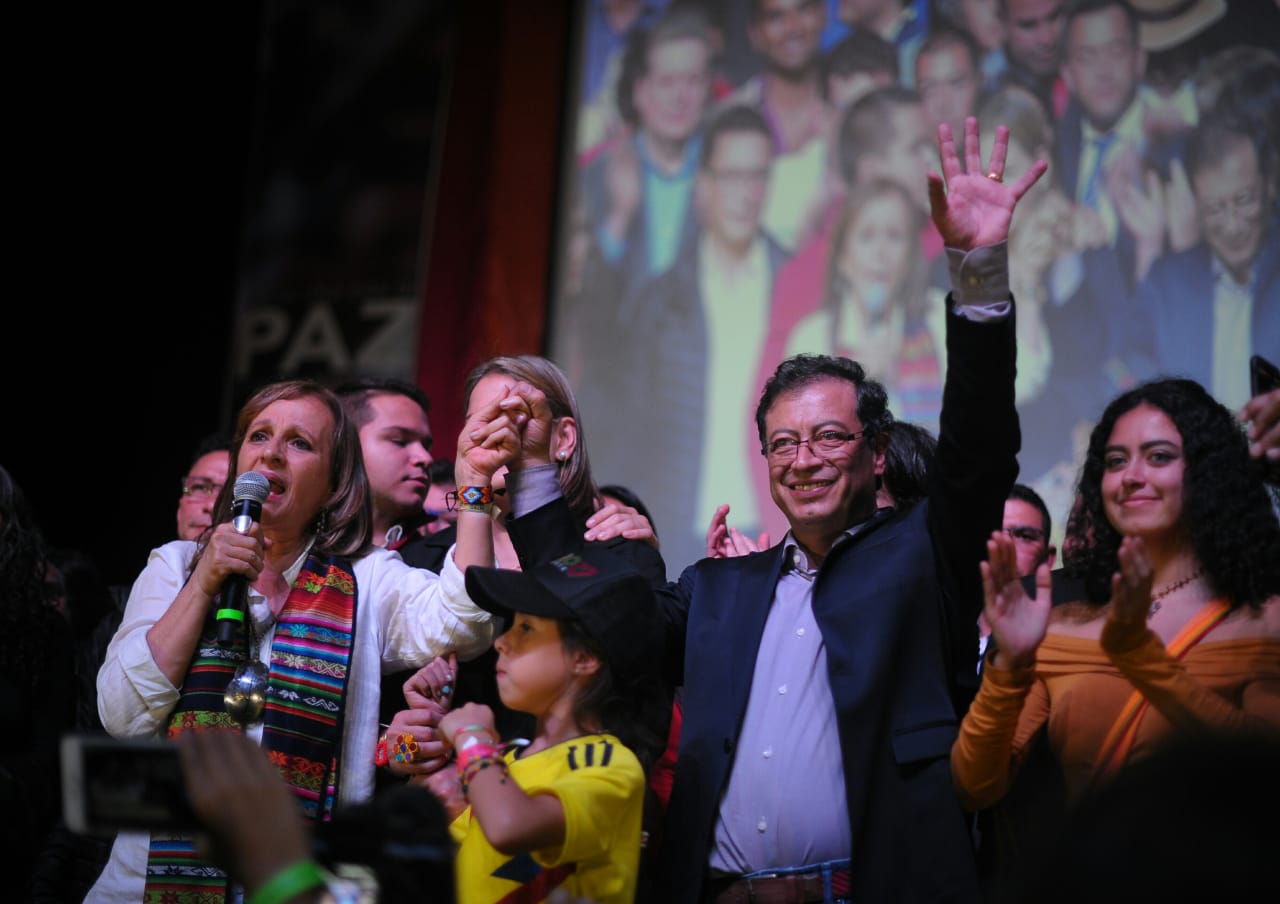 “Volvemos a la violencia o construimos la paz”: Petro