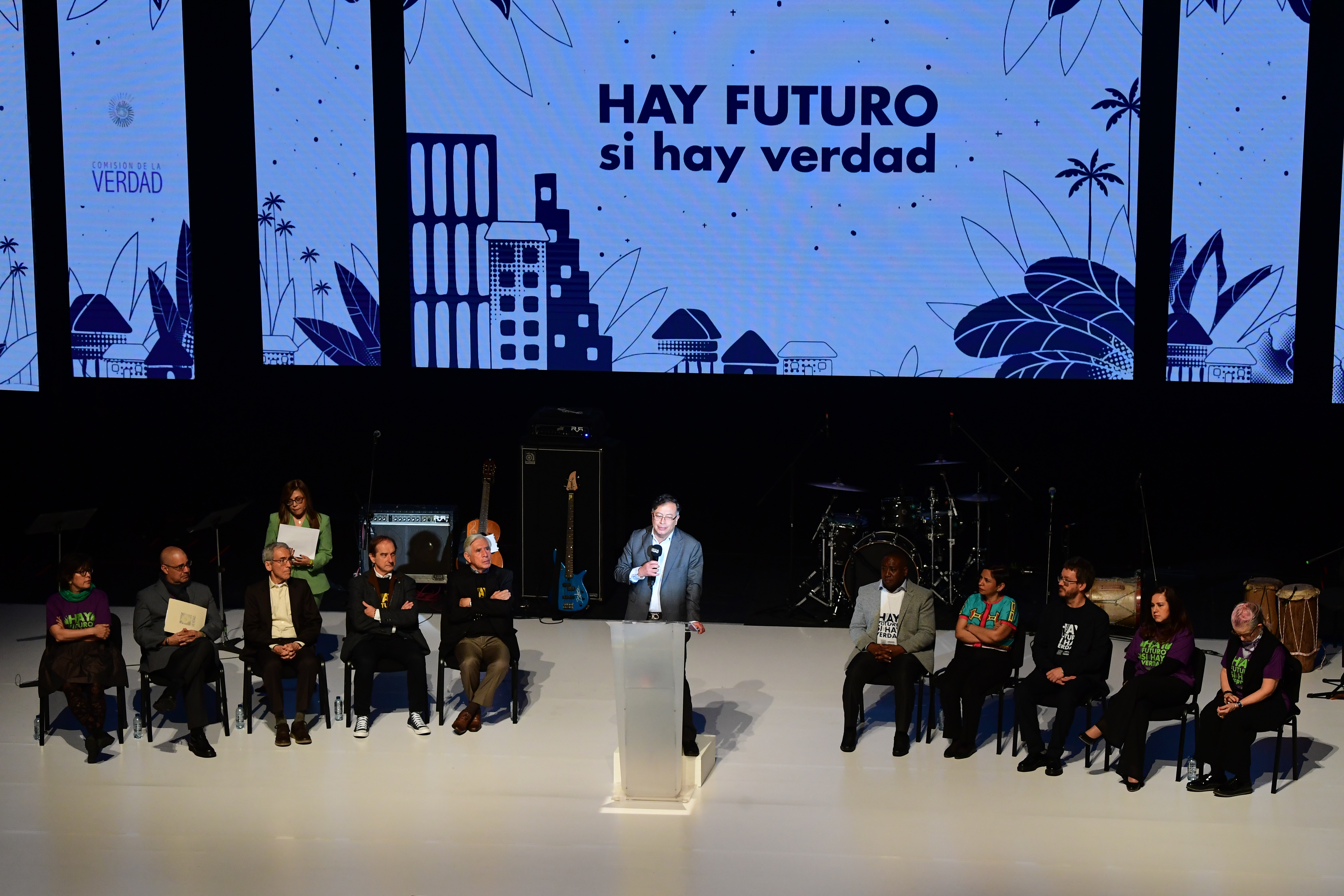 Presidente electo de Colombia durante la entrega del informe final de la comisión de la verdad