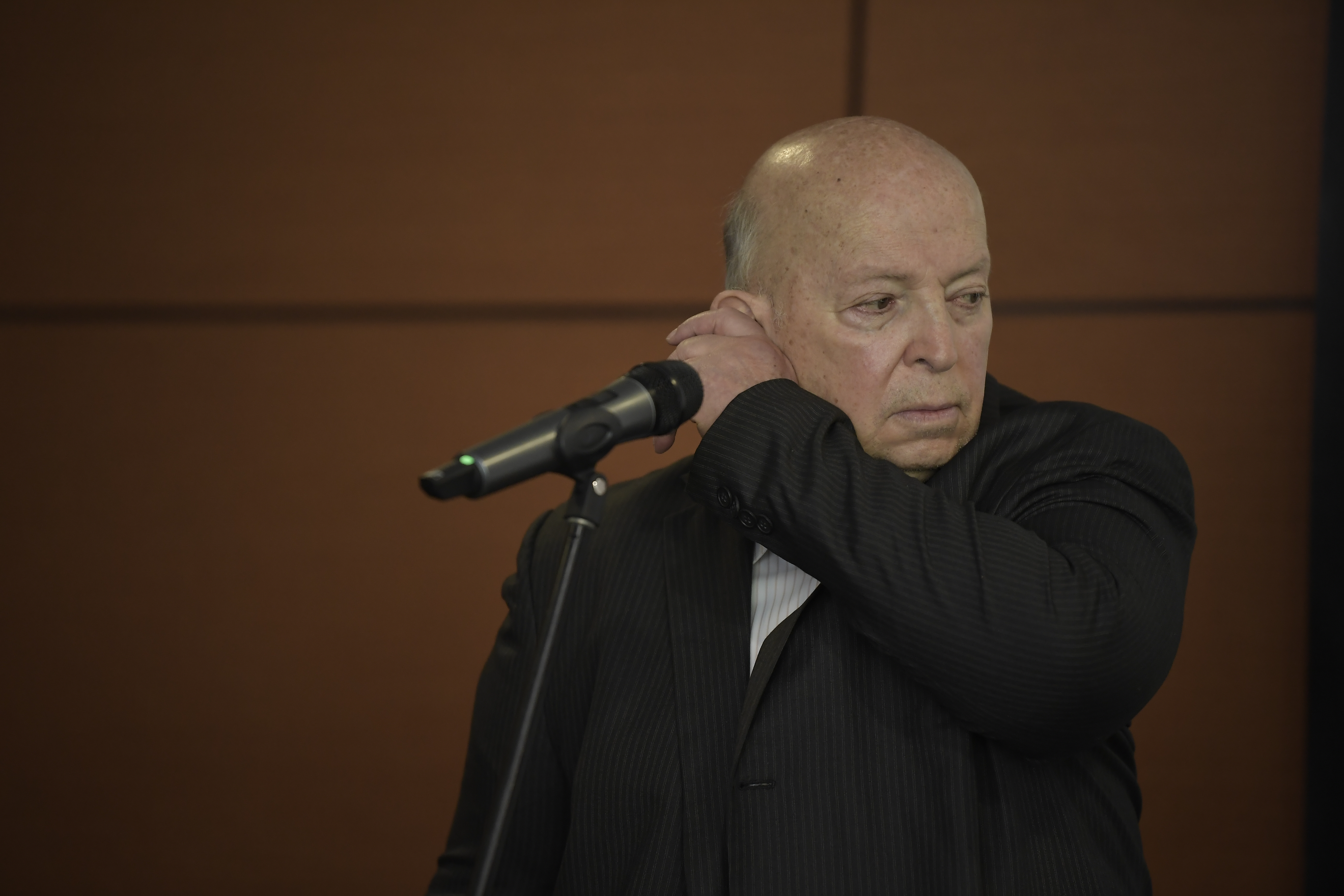 Ola de críticas del Congreso contra comisionado Otty Patiño por ausencia en debate de paz total