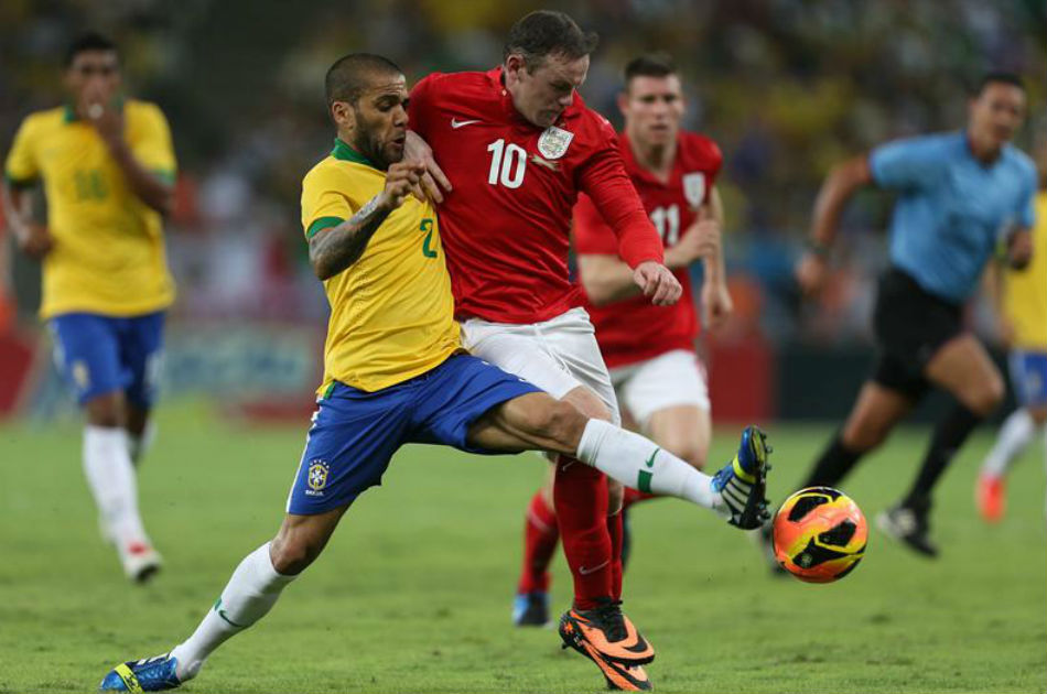 Brasil e Inglaterra empataron en la reapertura del Maracaná