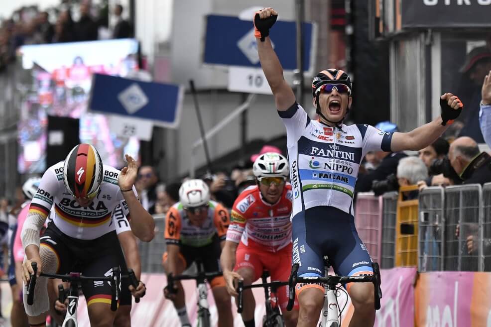 El italiano Damiano Cima le dañó el día a los velocistas en el Giro de Italia