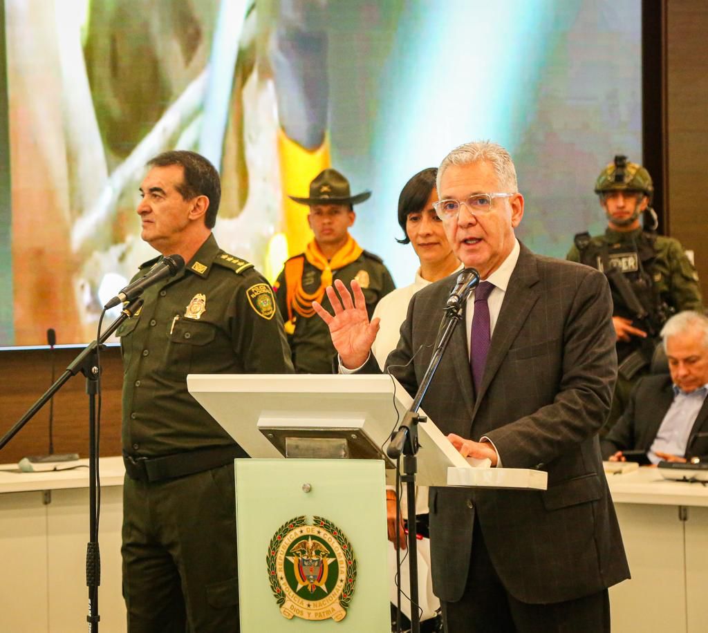Renunció el viceministro de defensa, Alberto Lara