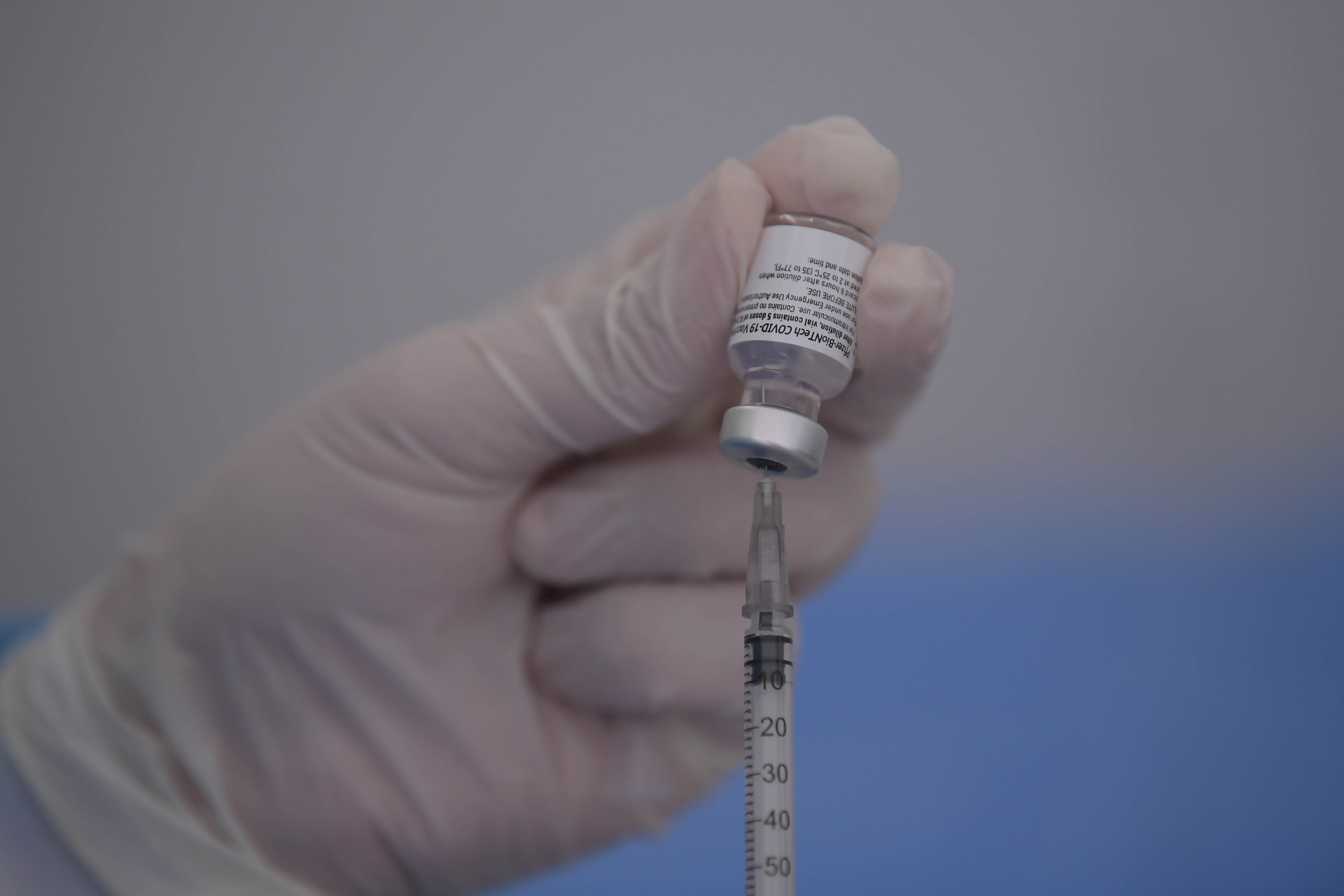 No se deje confundir: vacuna Pfizer es 90% efectiva durante al menos seis meses