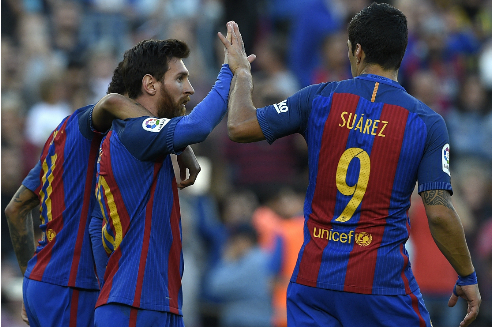 Barcelona goleó al Villarreal y sigue líder en España