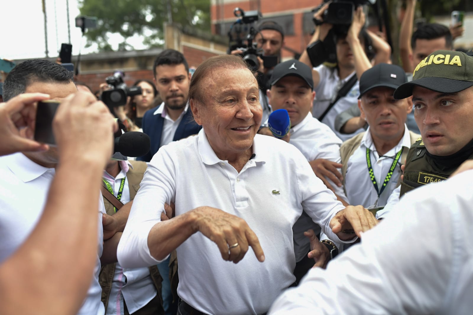 Acepto el resultado y le deseo que sepa dirigir el país: Rodolfo Hernández a Petro