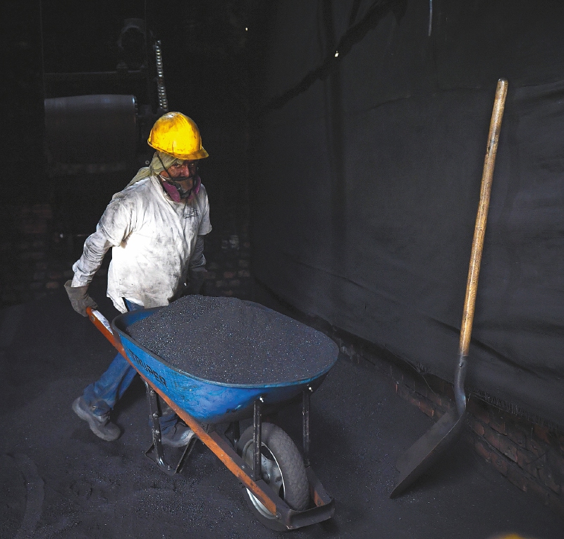 El dilema de dejar o no enterrado el carbón en Colombia