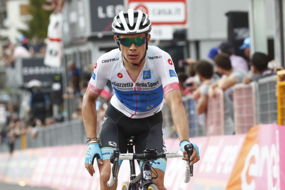 Miguel Ángel López se acerca al top-5 de la general del Giro