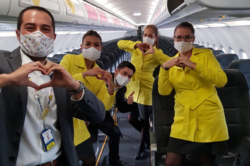 Viva Air, la primera aerolínea con el sello de bioseguridad 'Check-In Certificado', después de cinco meses retomó operaciones con 18 rutas. En total, y durante esta primera fase, la aerolínea espera transportar aproximadamente 590,000 pasajeros.