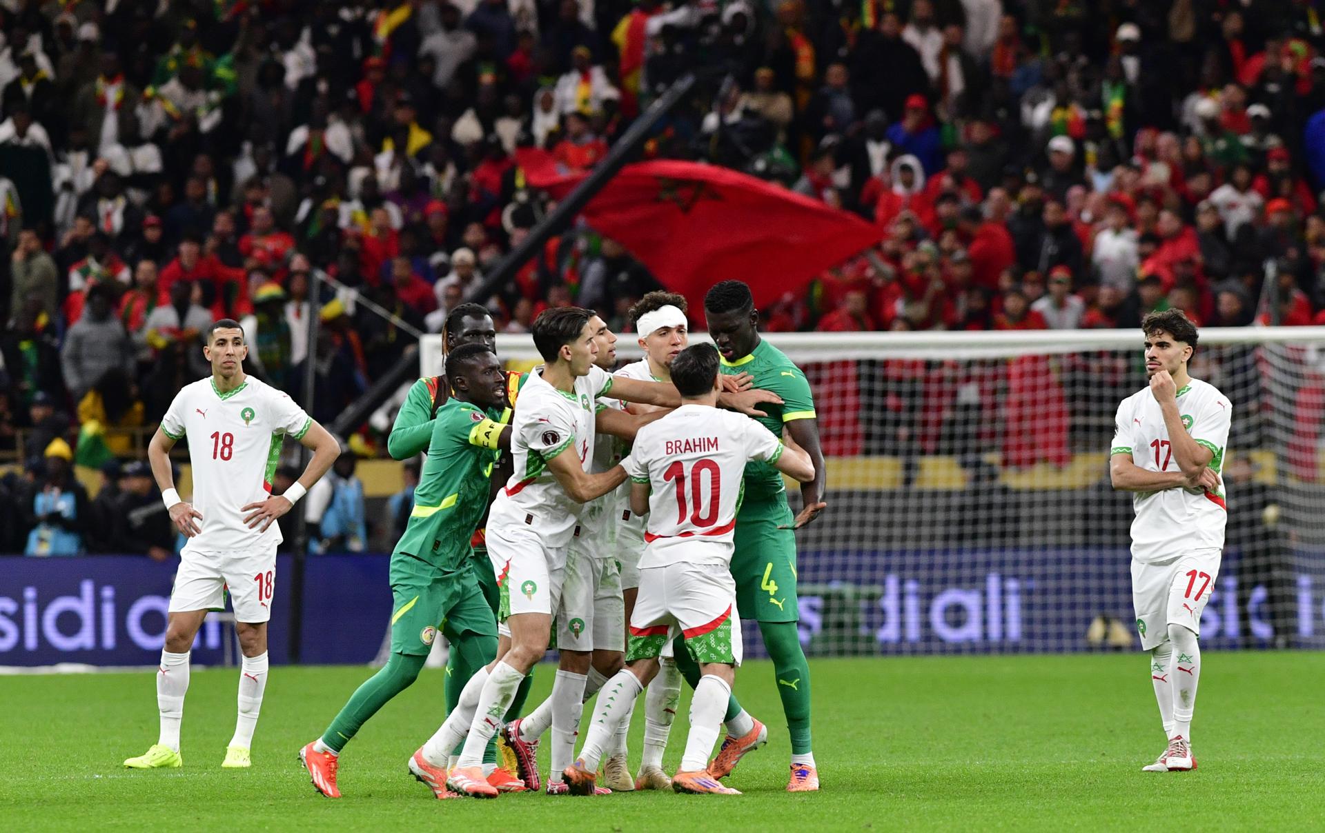 ¡Confirmado! Hay sanciones para Senegal y Marruecos por lo ocurrido en la Copa Africana