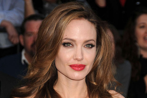 Angelina Jolie at the 84th Annual Academy Awards (The Oscars) at the Kodak Theatre in Los Angeles - 26 February 2012 FAMOUS PICTURES AND FEATURES AGENCY 13 HARWOOD ROAD LONDON SW6 4QP UNITED KINGDOM tel +44 (0) 20 7731 9333 fax +44 (0) 20 7731 9330 e-mail info@famous.uk.com www.famous.uk.com FAM44076