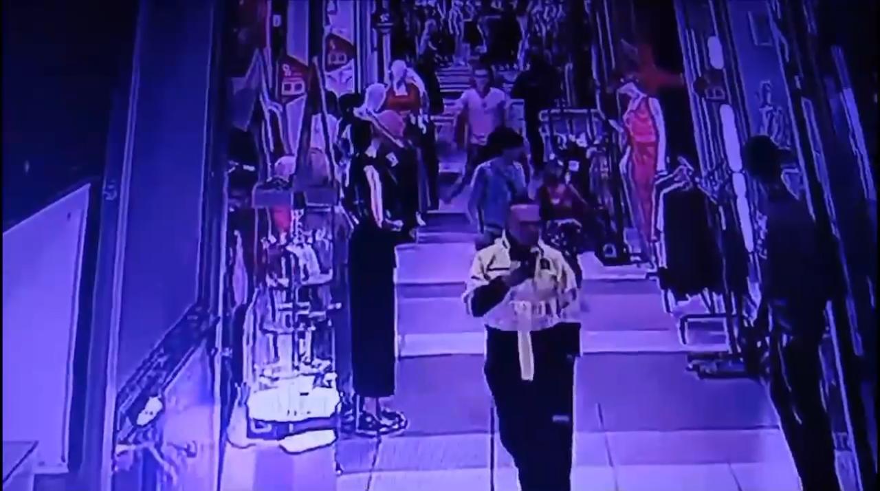 Así cayó sujeto que se disfrazó de Policía para robar en un centro comercial