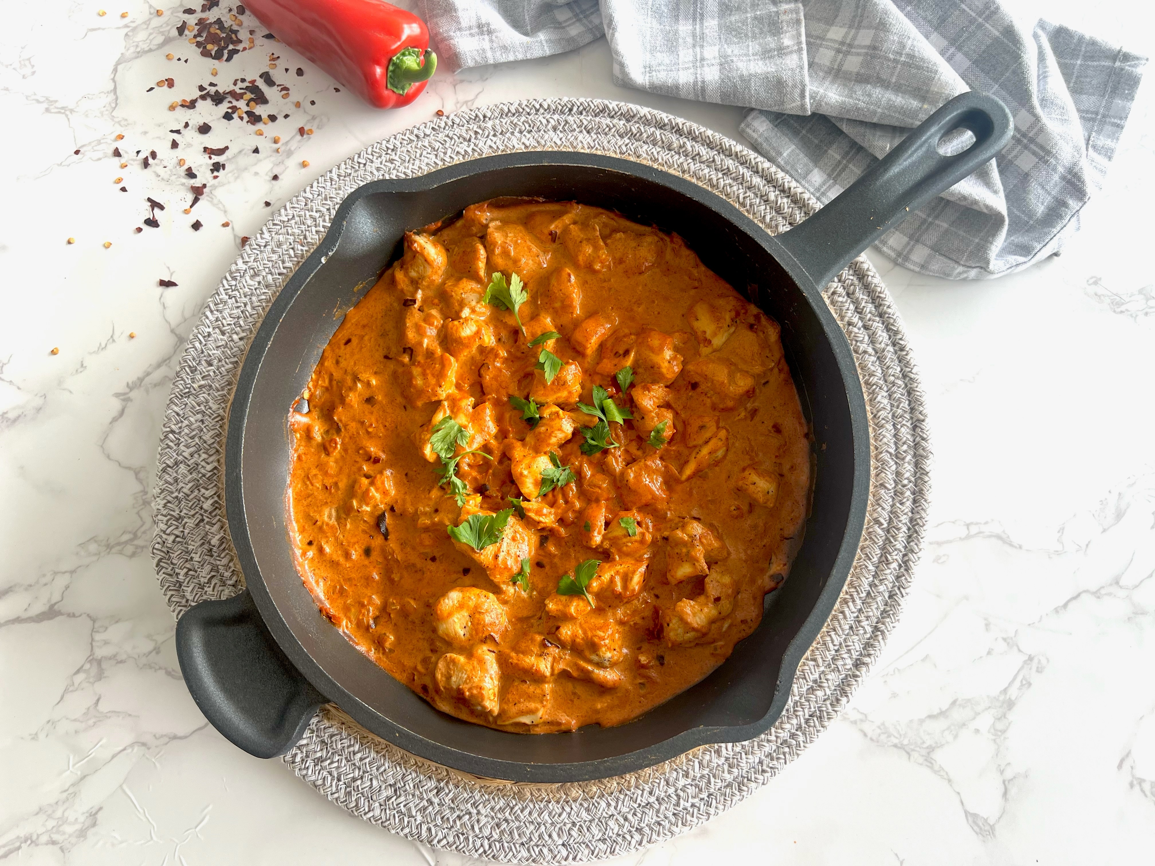Ideal para el almuerzo: receta para preparar pollo picante y cremoso