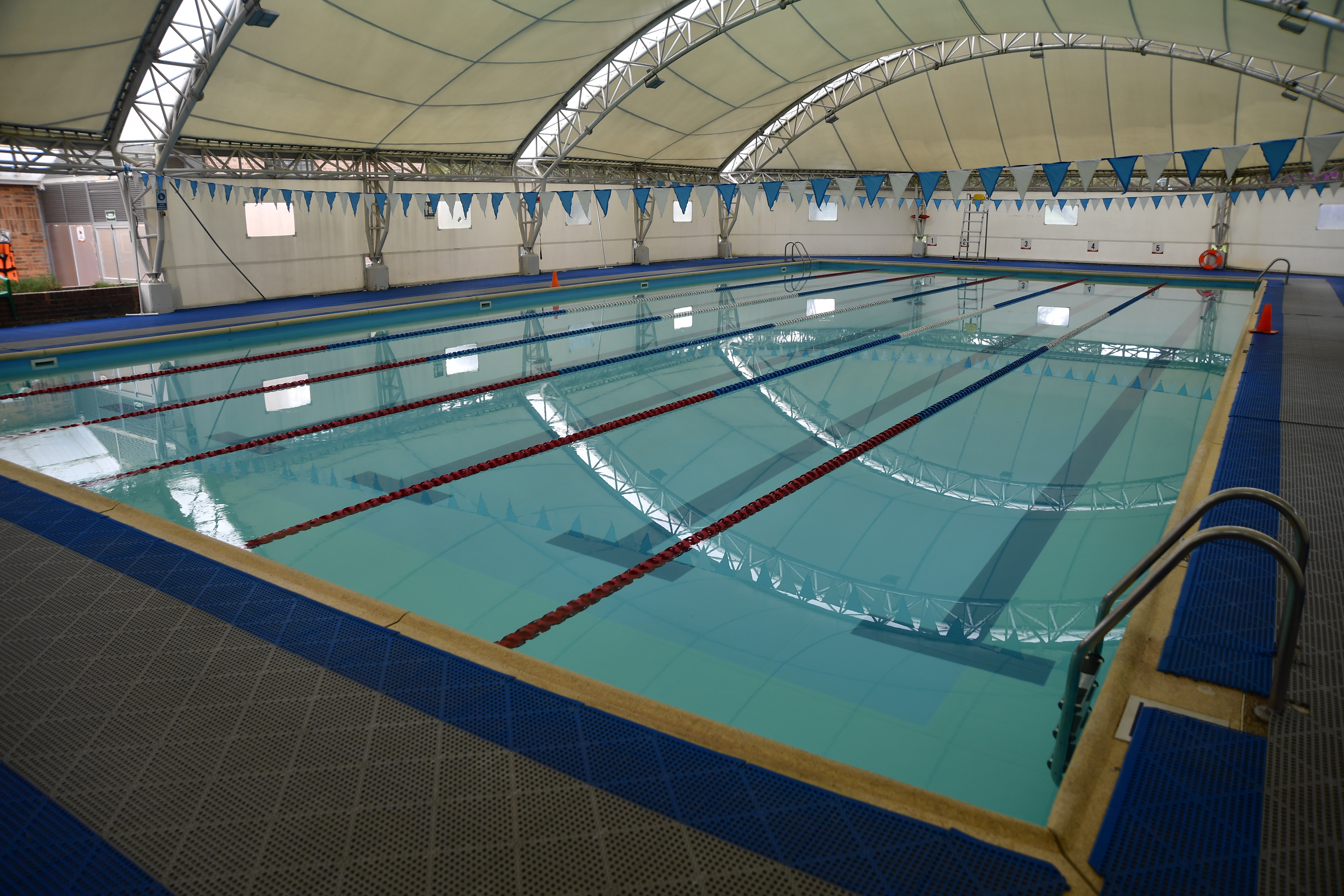 Piscina Parque Sauzalito del Instituto Distrital Recreación y Deporte (IDRD) de la localidad de Fontibón