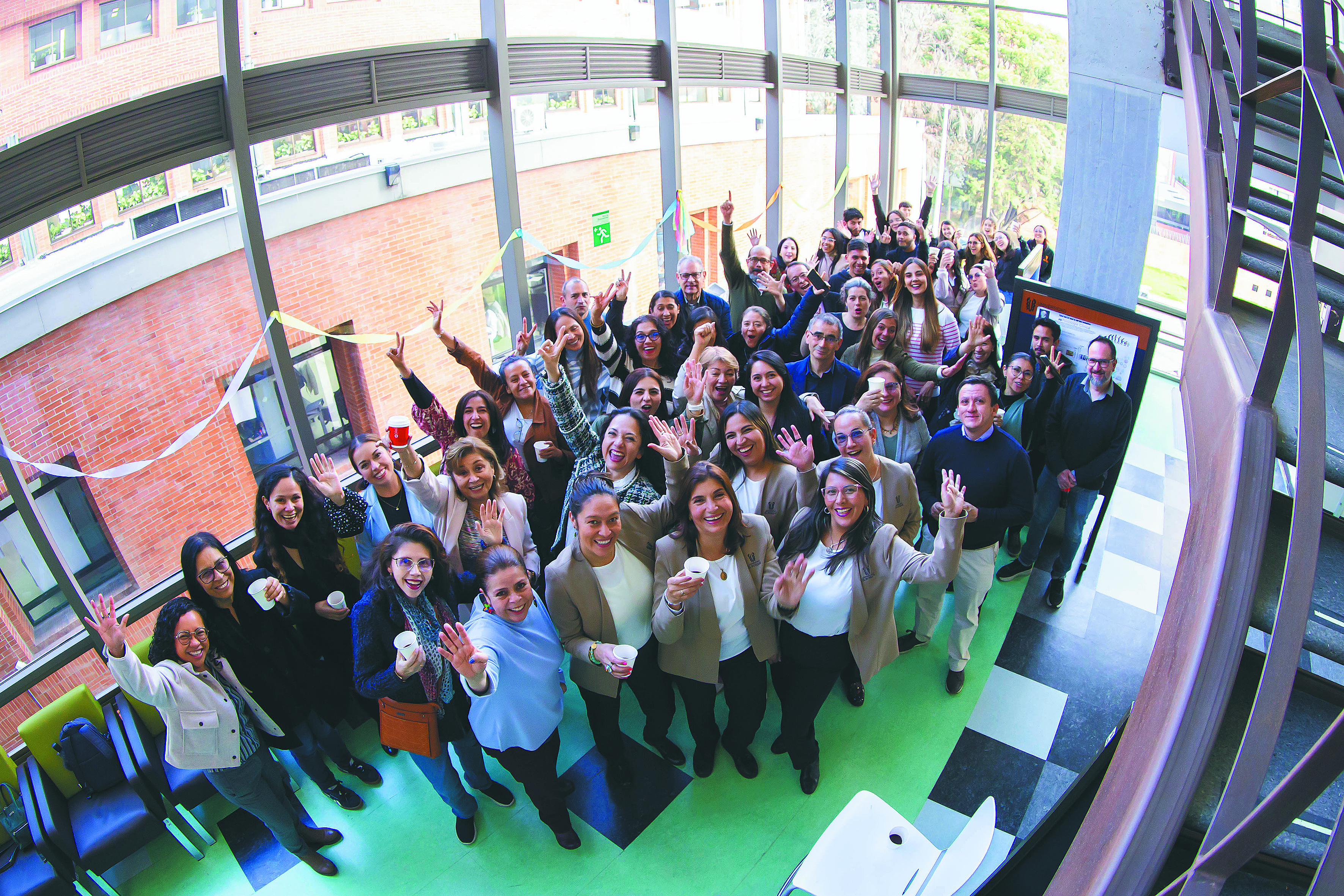 30 años contribuyendo a la salud mental y a la educación superior en Colombia
