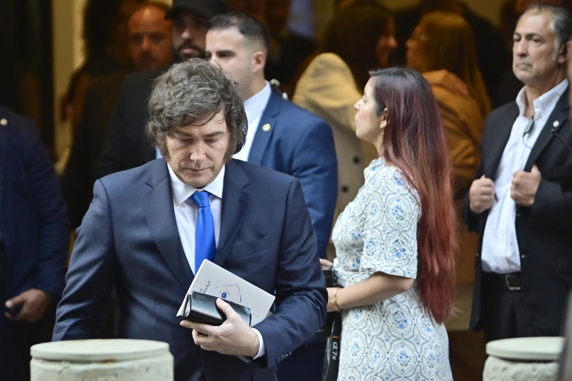 La motosierra de Milei: casi 22.000 empleados públicos despedidos en 2025 en Argentina