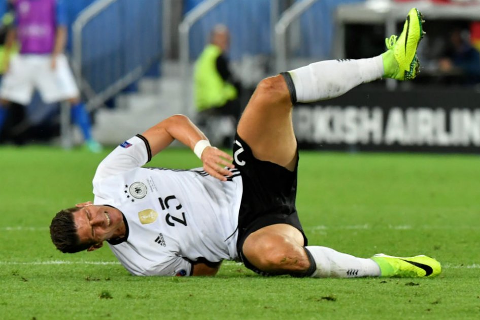 Mario Gómez se lesionó y se perderá lo que resta de la Euro. Foto: AFP