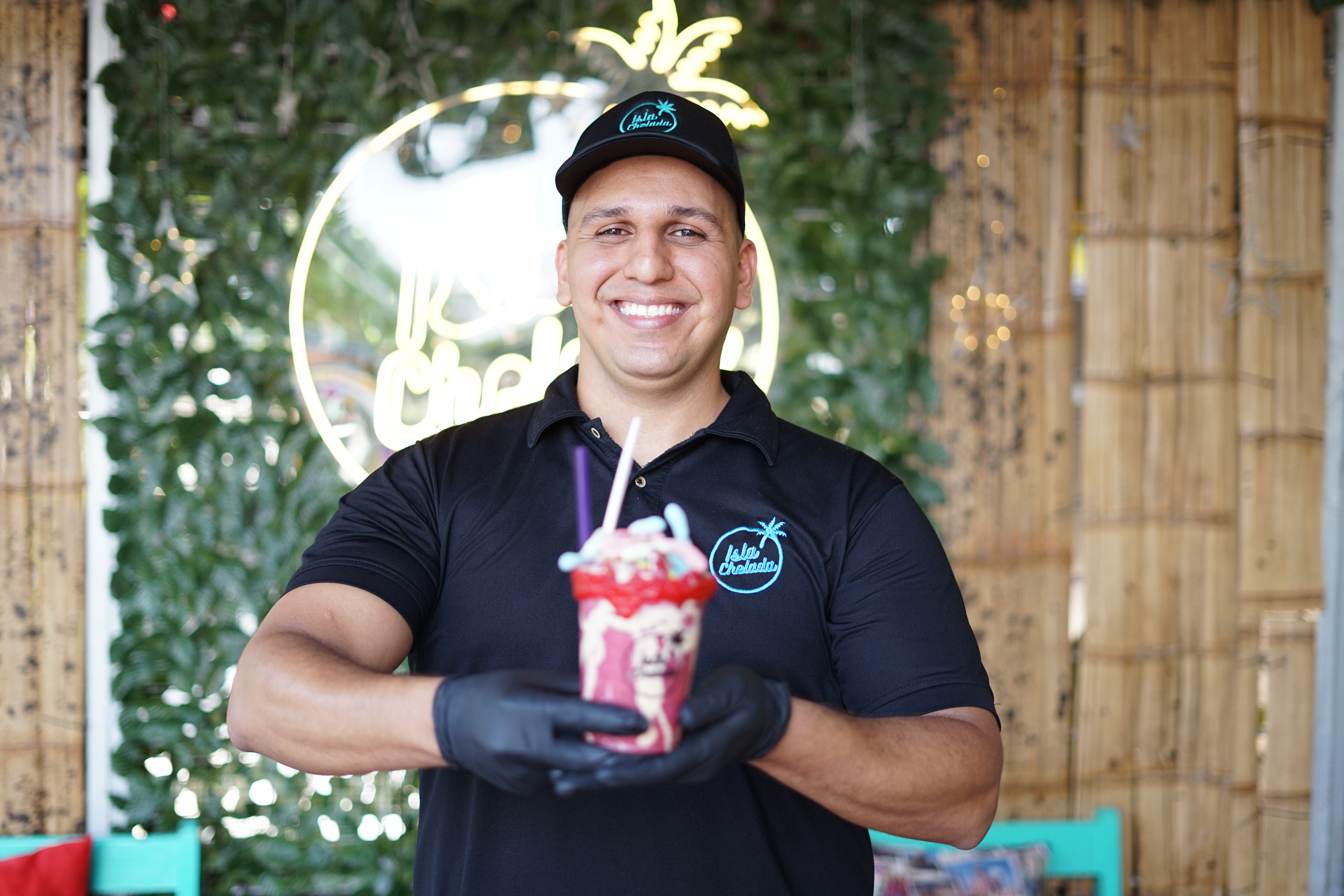 Creó un concepto gastronómico inspirado en las tradicionales bebidas micheladas