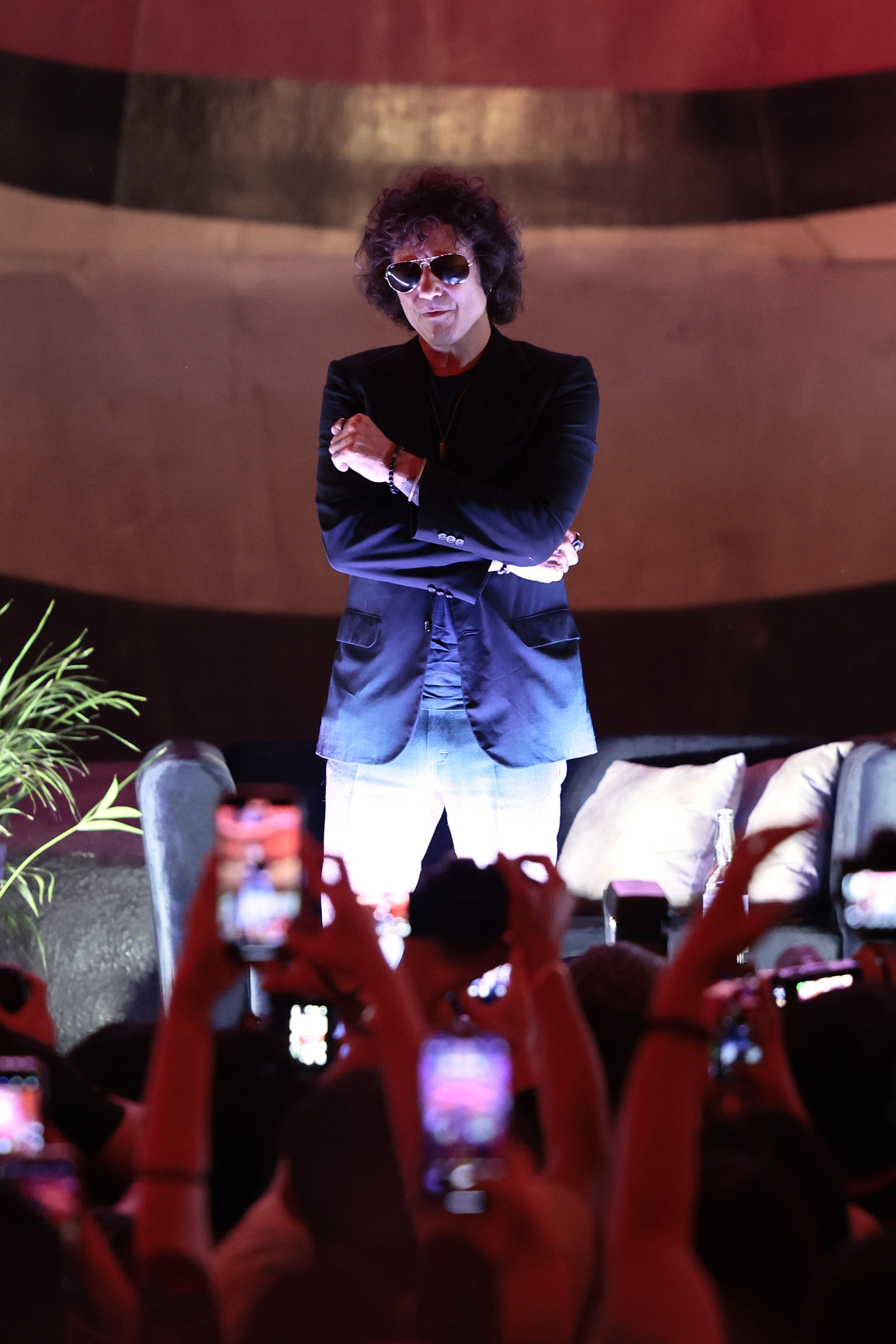MEX7243. CIUDAD DE MÉXICO (MÉXICO), 09/05/2024.- El cantante y compositor español Enrique Bunbury habla durante una rueda de prensa este jueves en Ciudad de México (México). El cantante y compositor español Enrique Bunbury vuelve a México, su “segunda casa”, con dos conciertos que prometen ser “enormes”, tal y como expresó este jueves en una conferencia de prensa. EFE/José Méndez