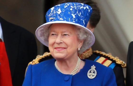Isabel II quiere que su bisnieto nazca pronto para irse de vacaciones