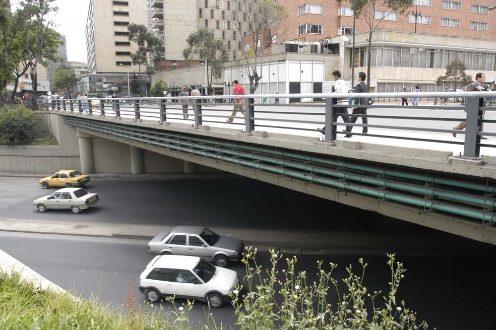 Arrancó vigilancia en puentes peatonales hasta la medianoche