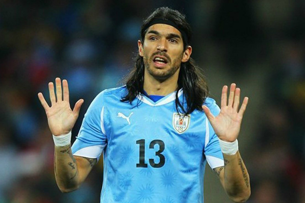 «Loco» Abreu recibe premio Guinness por sumar 26 clubes en su trayectoria