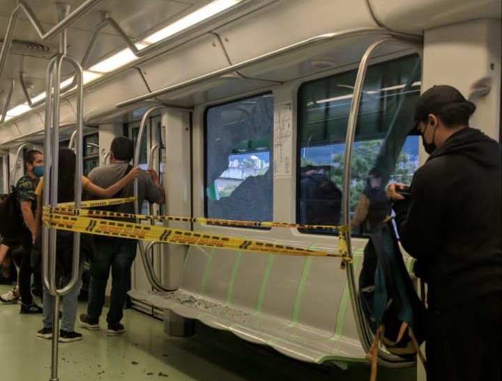 Atacaron con piedras vagones del Metro de Medellín