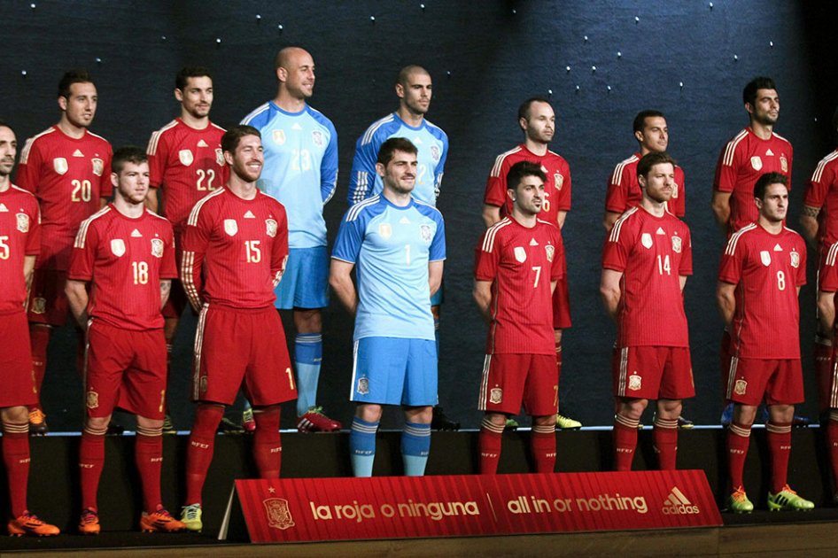 España jugará de rojo el Mundial