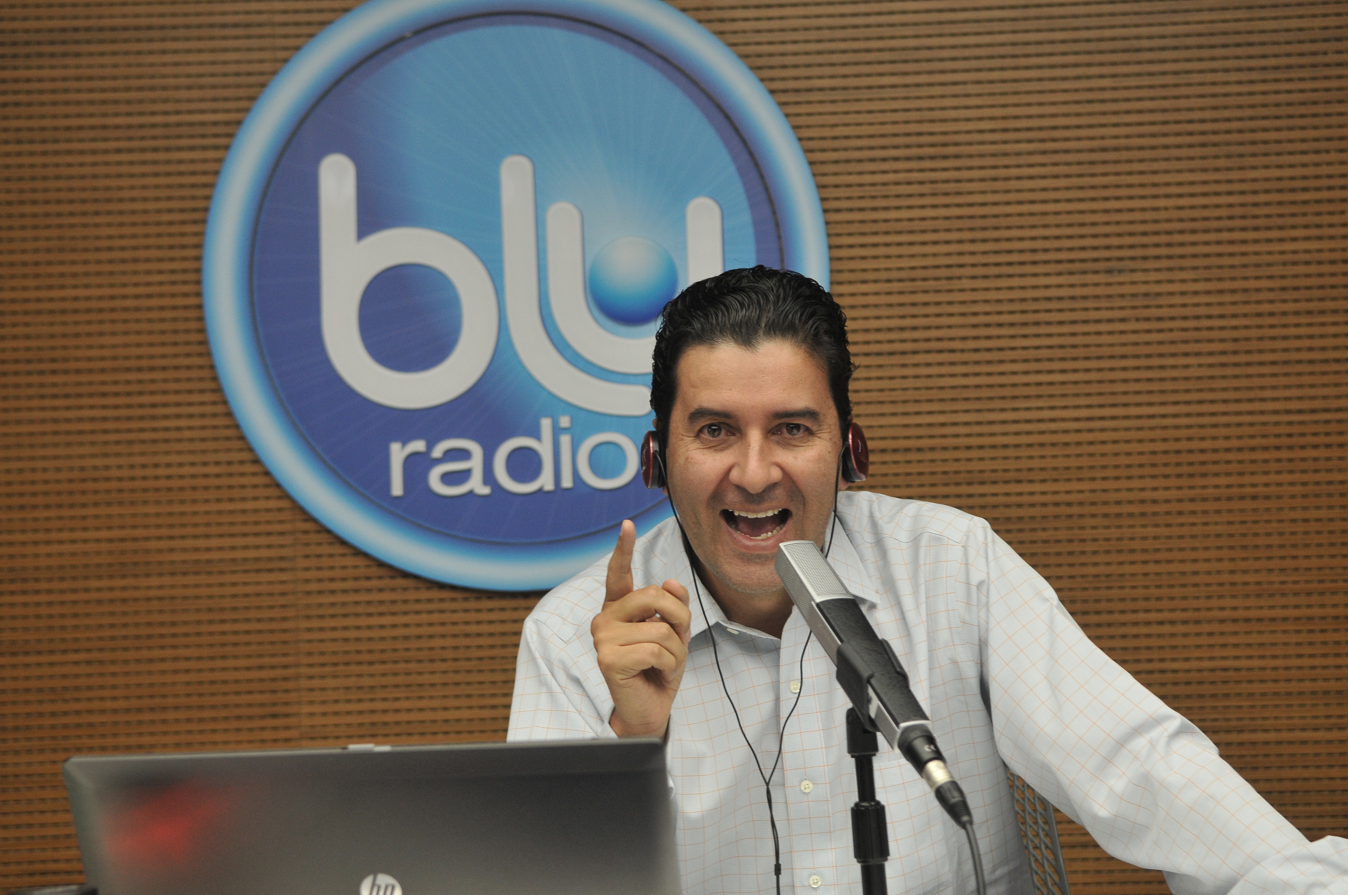 Blu Radio es la emisora más escuchada en el país, según informe del CNC