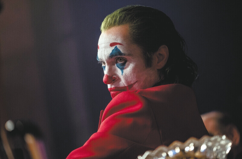 Joaquin Phoenix como el “Guasón”, una interpretación y un personaje profundos y perturbadores. / Cortesía - Warner